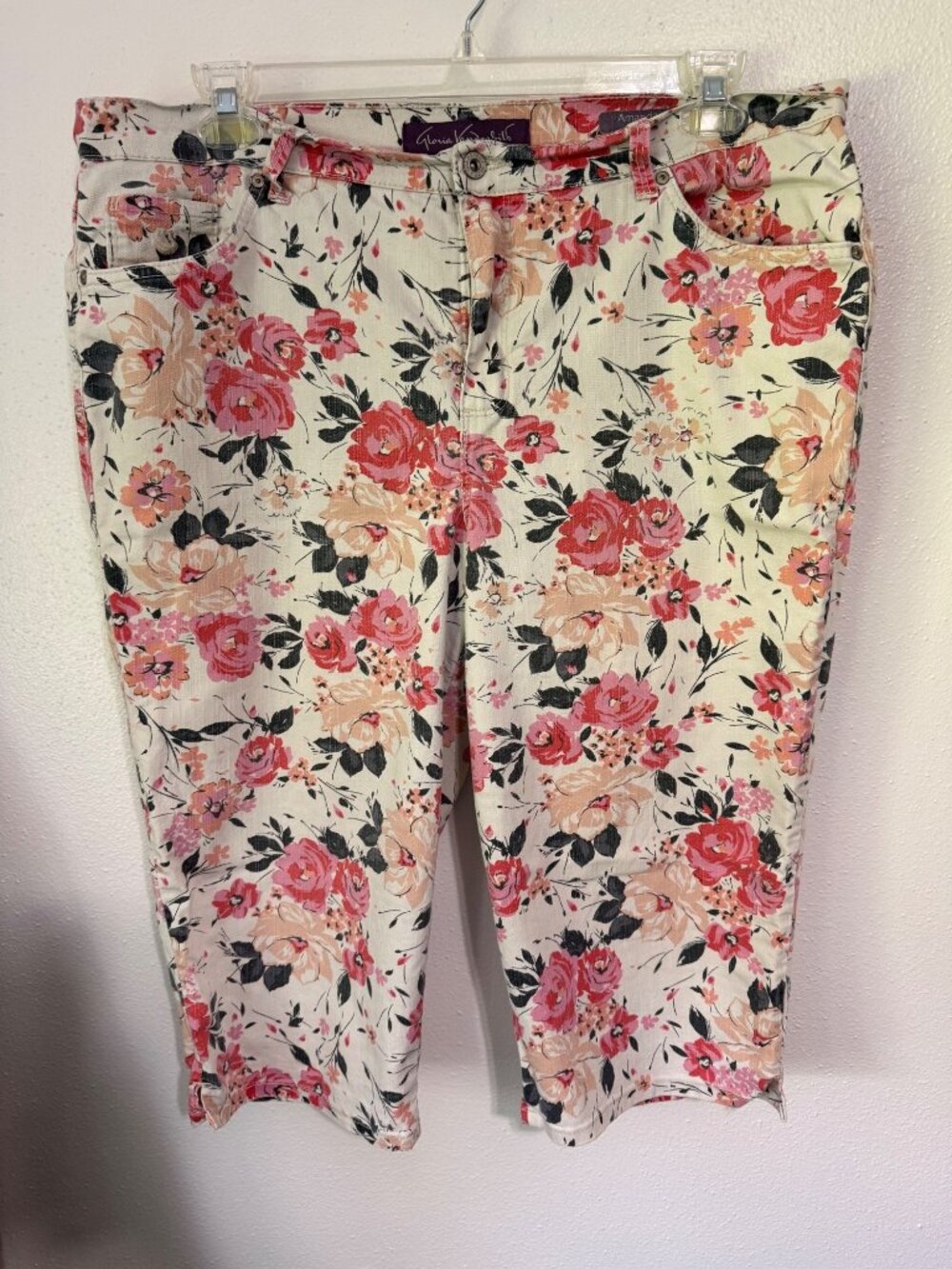 Gloria Vanderbilt Amanda Capri Pants Cream Floral Rose Womans 16W
